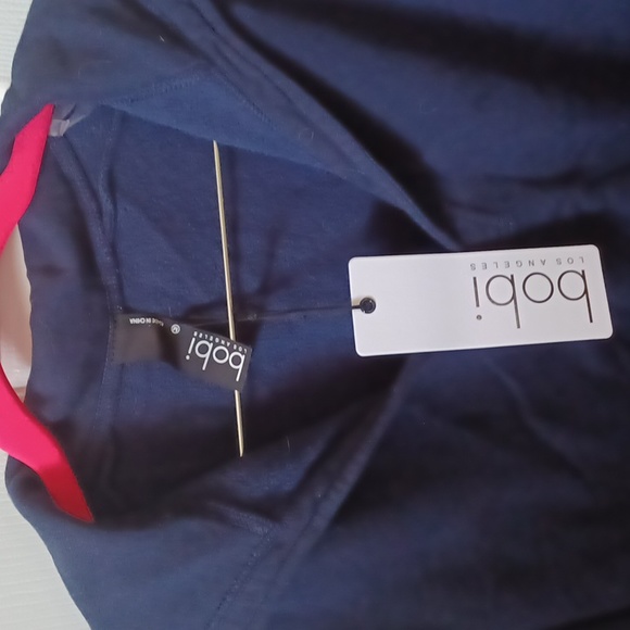 *NWT* Bobi Los Angeles Navy V-Neck Sweatshirt Sz Medium - Picture 2 of 3